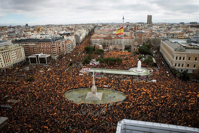 Vista general de la concentración convocada por PP, Ciudadanos y VOX en la plaza de Colón de Madrid, en protesta por el diálogo de Pedro Sánchez con los independentistas catalanes y en demanda de elecciones generales