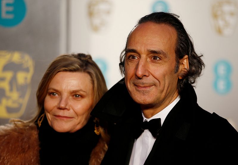 Alexandre Desplat, nominado en la categoría de mejor Música Original por 'Isla de perros', posa junto a su mujer Dominique Lemonnier