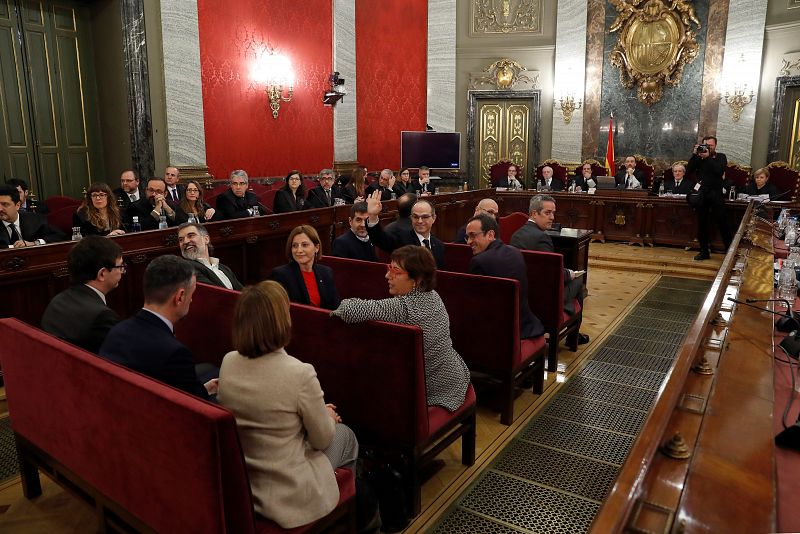 Los doce líderes independentistas acusados por el 'procés' en el banquillo del Tribunal Supremo