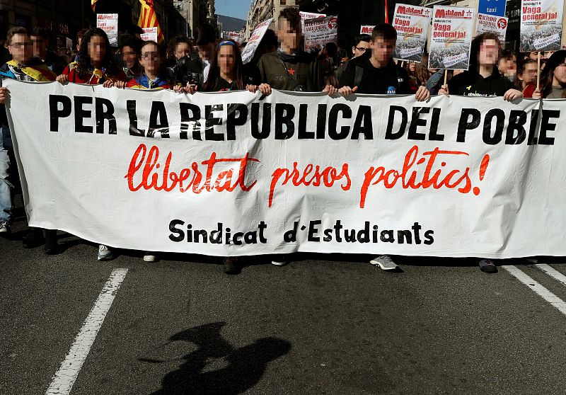 Manifestación de estudiantes en protesta por el comienzo del juicio del "procés"
