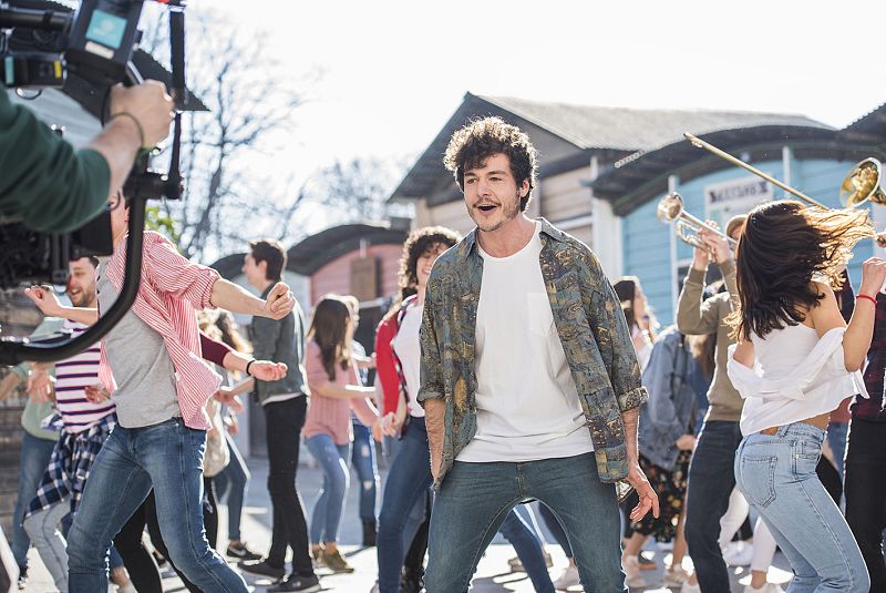 Miki durante el rodaje del videoclip de 'La venda'