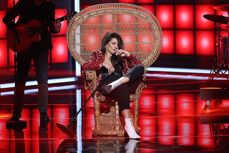 Bebe Interpreta 'Bailando', de Alaska