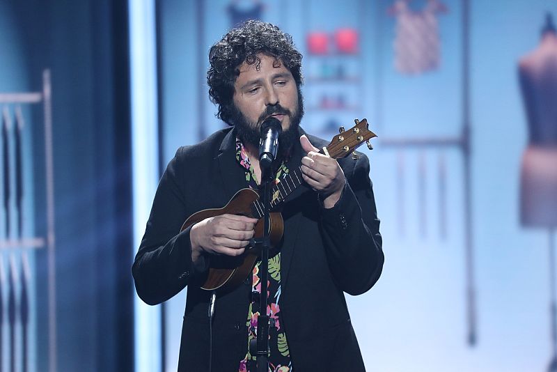 El Kanka interpreta 'Enamorado de la moda juvenil'