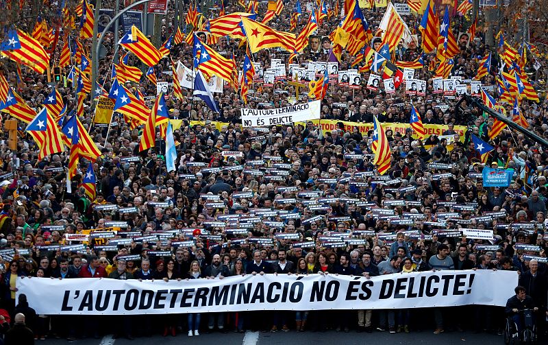 Multitudinaria manifestación independentista en Barcelona
