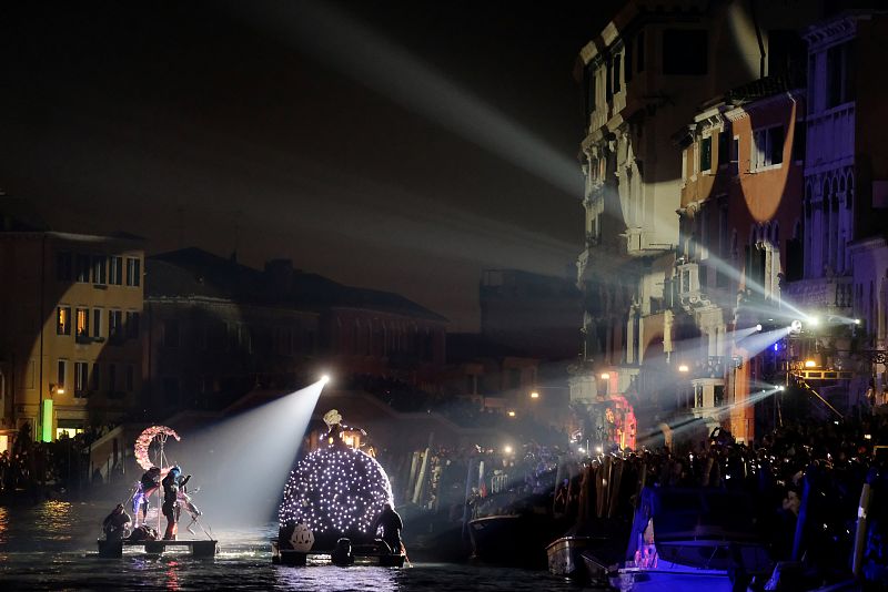 Desfile acuático sobre el Canal de Cannaregio