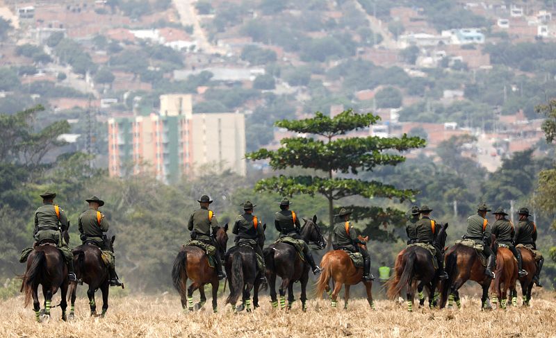 La policía montada de Colombia se encarga de la seguridad del concierto 'Venezuela Aid Live'