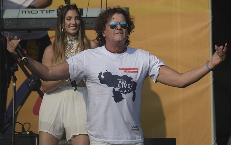 El colombiano Carlos Vives durante su actuación en el concierto 'Venezuela Aid Live'