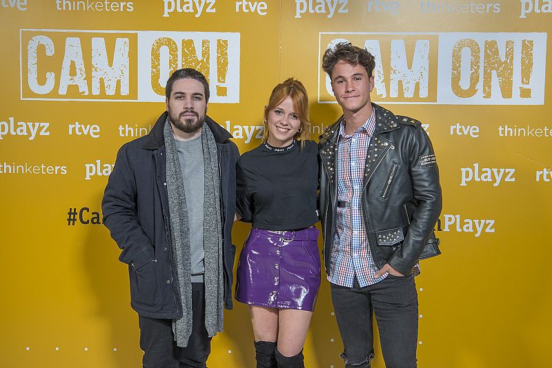 Manuel Huedo, Ana Jara y Michael Ronda de 'Bajo la red'