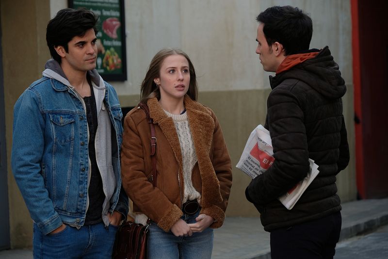 Olga y Julio se encuentran con Toni