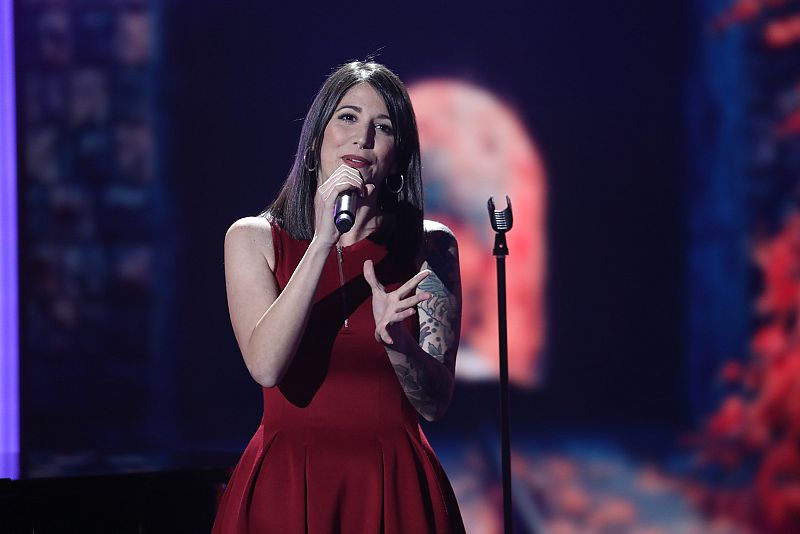 Bely Basarte interpreta 'Un beso y una flor', de Nino Bravo