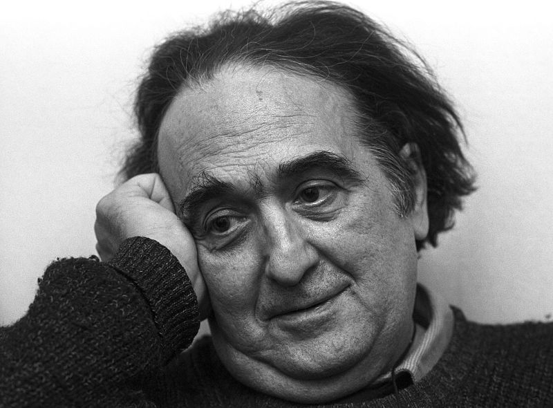 En su domicilio de Madrid, en diciembre de 1986.