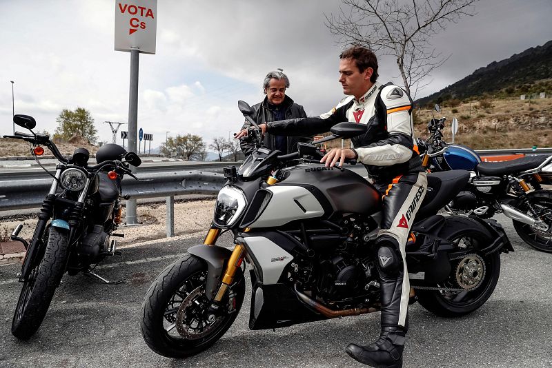 Rivera hace campaña por los motoristas