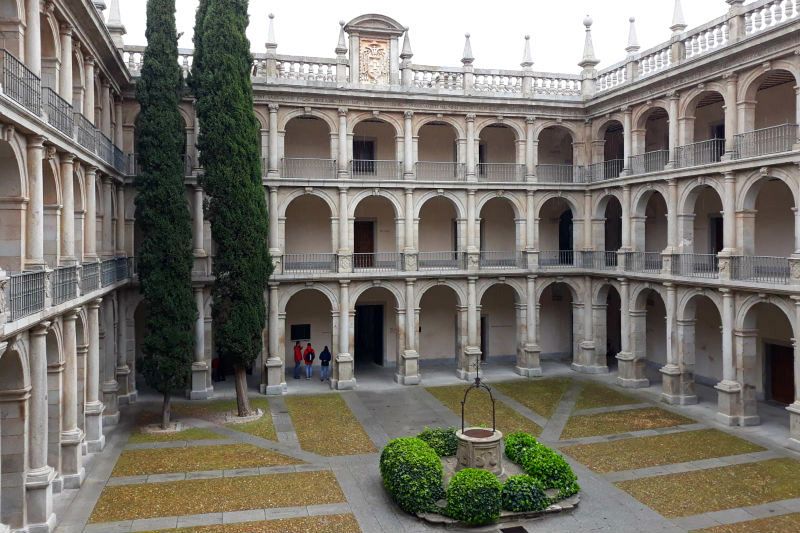 Patio de Santo Tomás de Villanueva. Universidad de Alcalá de Henares.