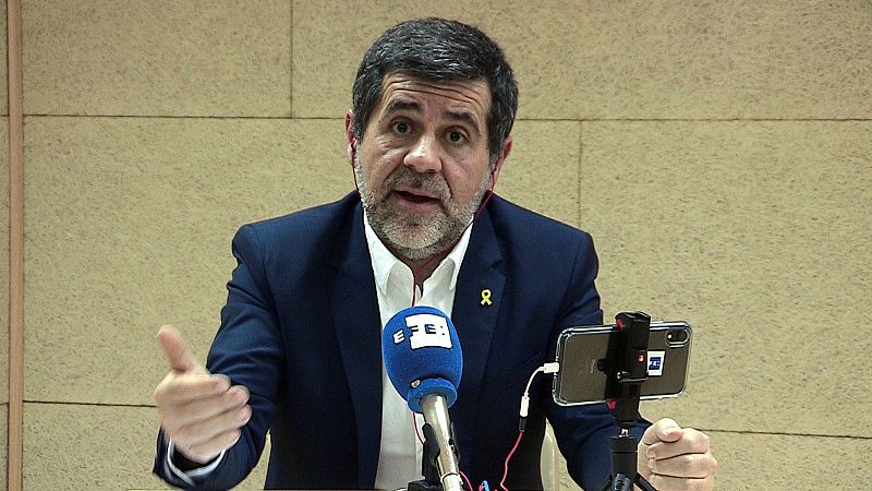 Jordi Sànchez da una rueda de prensa desde la cárcel de Soto del Real.