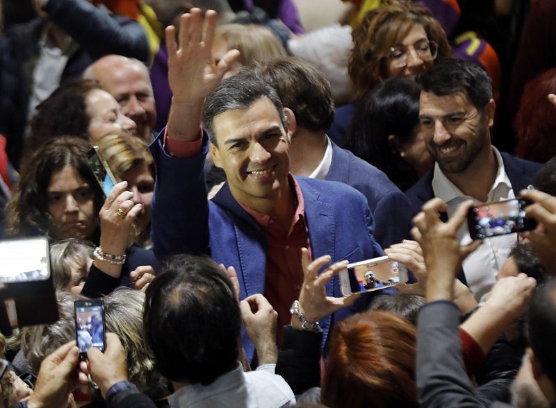 El presidente del Gobierno y candidato del PSOE, Pedro Sánchez, a su llegada al Pabellón Florida Babel en Alicante.