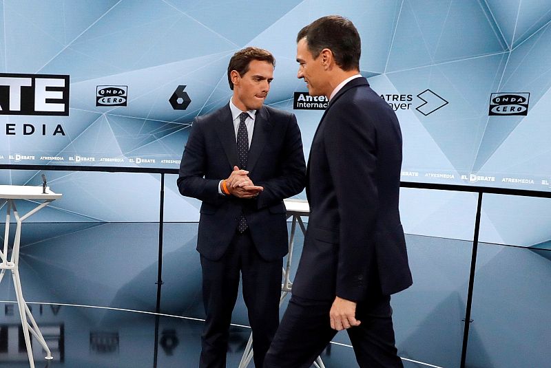 Pedro Sánchez y Albert Rivera se cruzan en el debate de Atresmedia