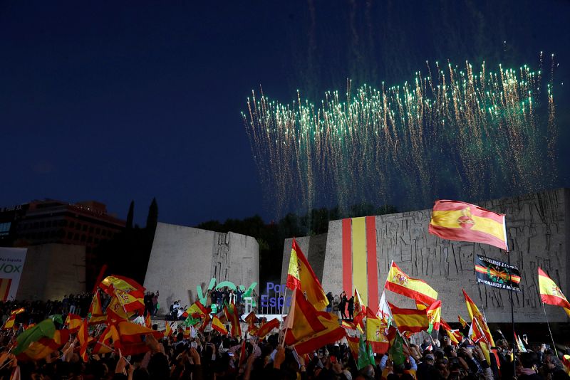 Acto de cierre de campaña de Vox en la plaza de Colón, en Madrid