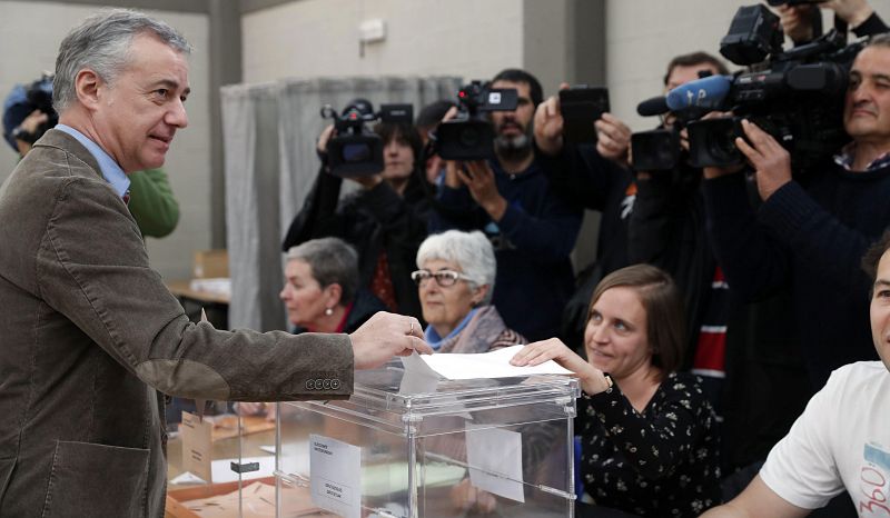 El lehendakari vota en Durango