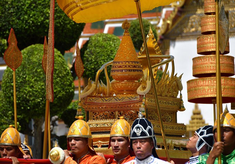 Tailandia celebra este fin de semana las ceremonias de coronación del rey Vajiralongkorn en un clima de incertidumbre política tras las elecciones del pasado 24 de marzo, cuyos resultados completos aún no han sido hechos públicos oficialmente.