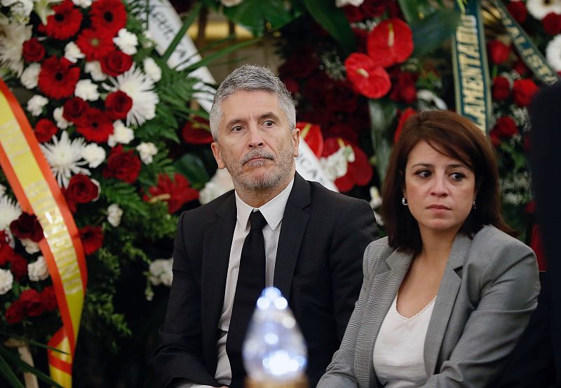 Marlaska y Adriana Lastra en la capilla ardiente de Rubalcaba