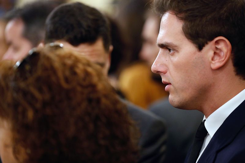 El líder Ciudadanos, Albert Rivera, en la capilla ardiente de Rubalcaba