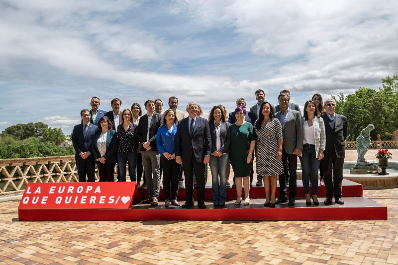 Foto de familia de la candidatura socialista a las europeas