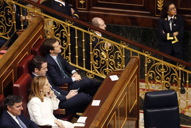 El presidente del PP, Pablo Casado, junto al secretario general del PP, Teodoro García Egea, y la hasta ahora presidenta del Congreso, la popular Ana Pastor