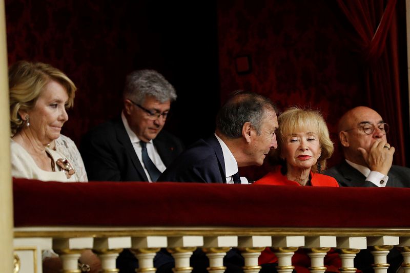 Los expresidentes del Senado en la tribuna durante la sesión constitutiva de las Cortes