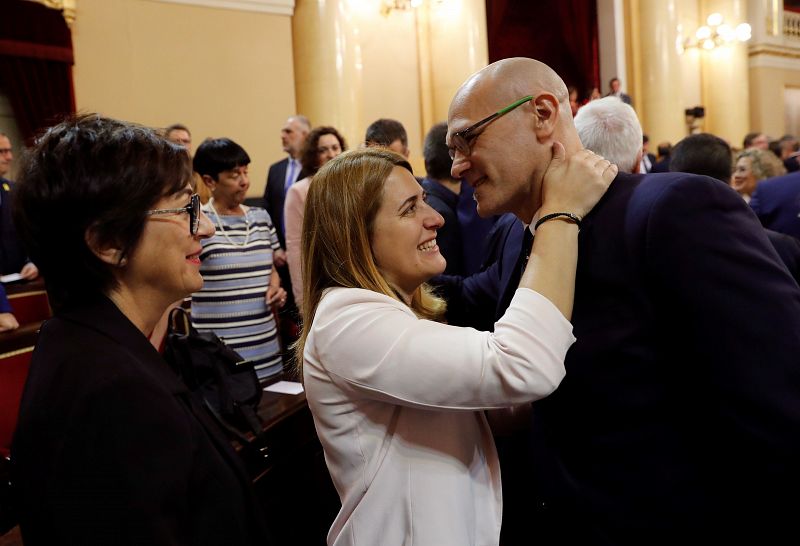 Romeva, recibido con aplausos de los independentistas en el Senado