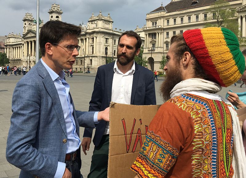 El líder de los Verdes, Bas Eickhout, de campaña en Budapest