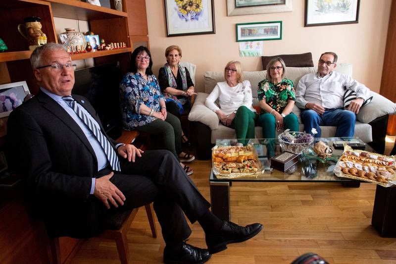 Bou realiza un acto de campaña en un domicilio particular