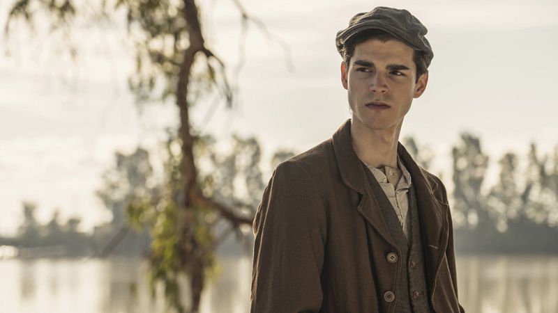 Carmen, la nueva profesora de Educación Física de la Academia