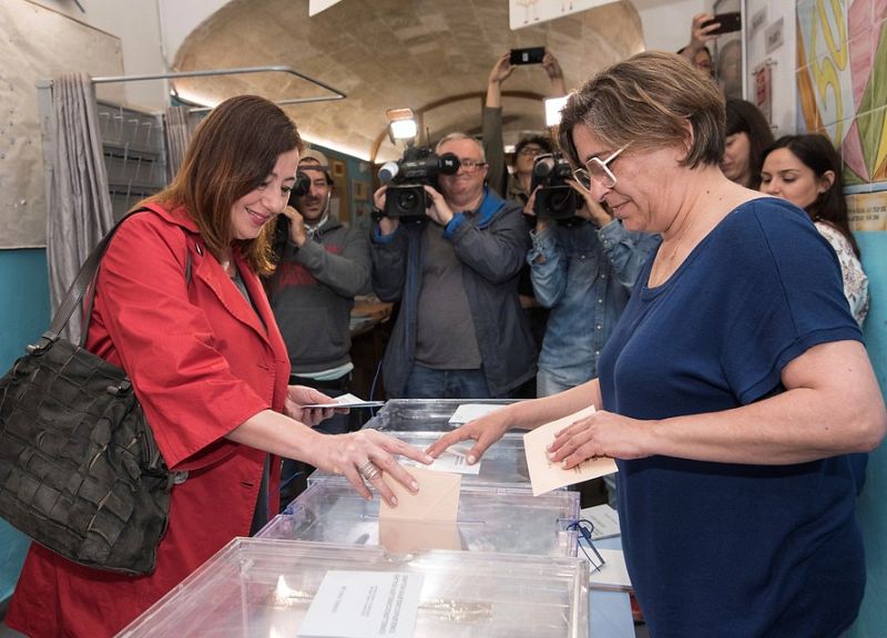 Francina Armengol vota este 26M