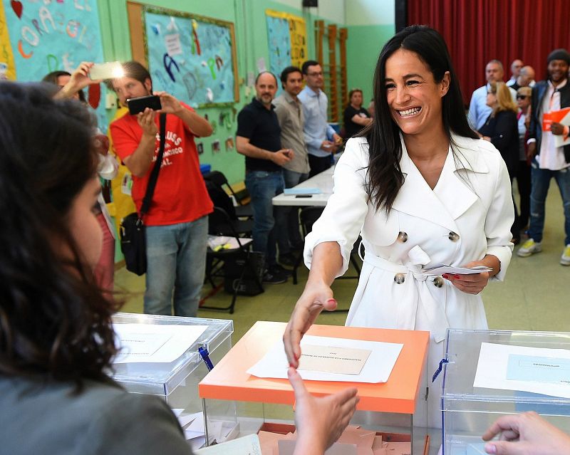 Begoña Villacís ejerce su derecho a voto