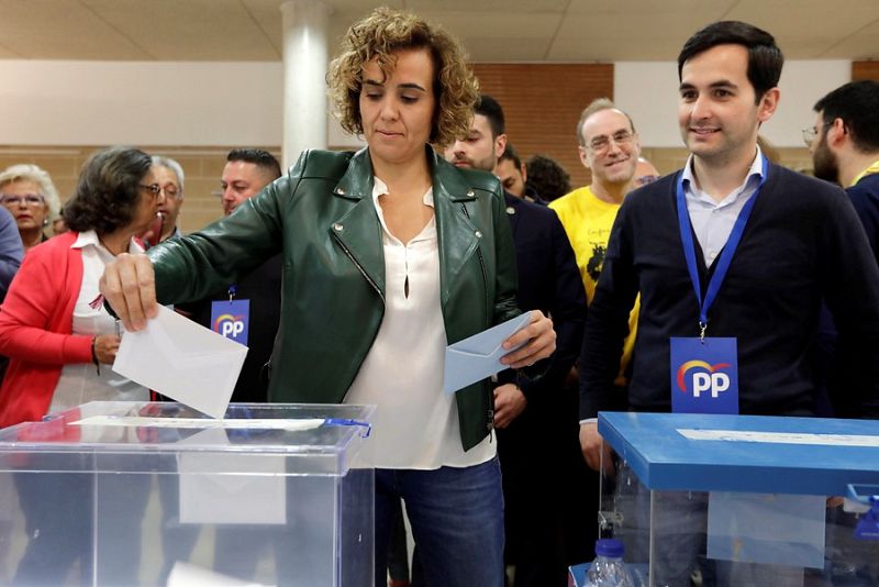 Dolors Montserrat vota este 26M