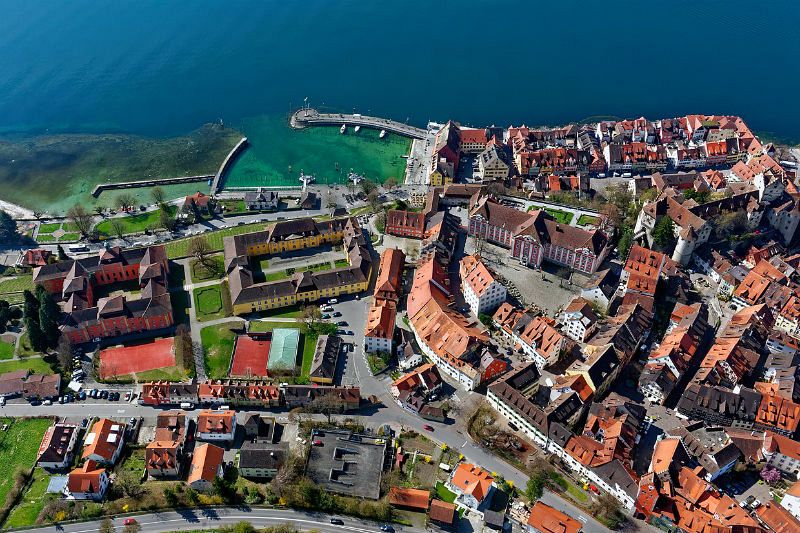 Vista aérea de Meersburg, en la orilla norte del lago de Constanza.