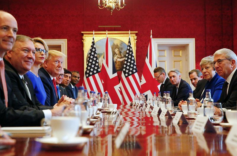 Trump y May se reúnen con empresarios para estrechar lazos comerciales
