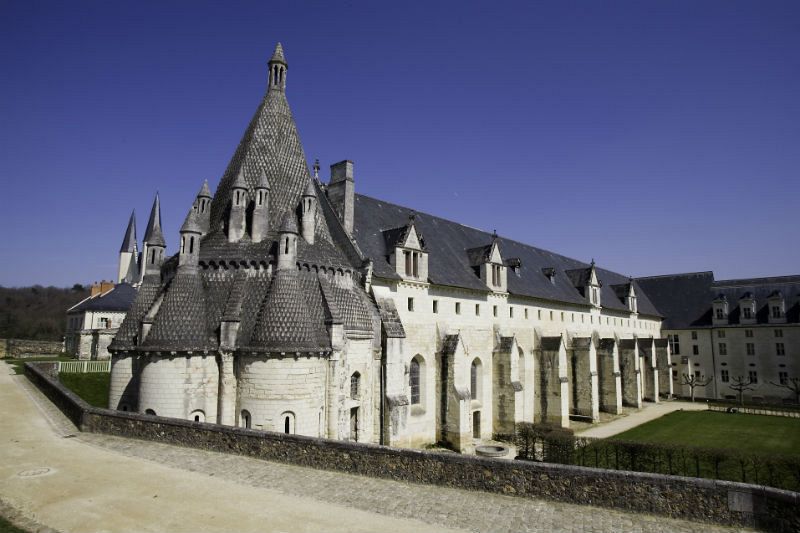 Exterior de la cocina románica de la abadía de Fontevraud.