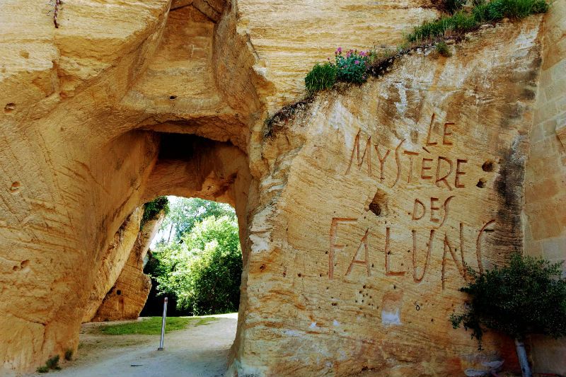 Acceso a Le Mystère des Faluns (Doué-la-Fontaine).