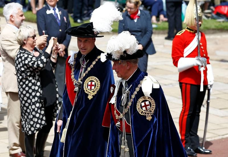  El principe Guillermo, el duque de Cambridge y el principe Carlos durante el desfile e la Orden de la Jarreta.