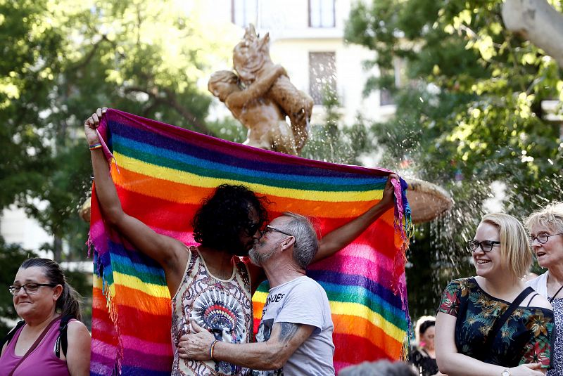 Participantes en la manifestación del Orgullo en Madrid, bajo el lema Mayores Sin Armarios: ¡Historia, Lucha y Memoria!