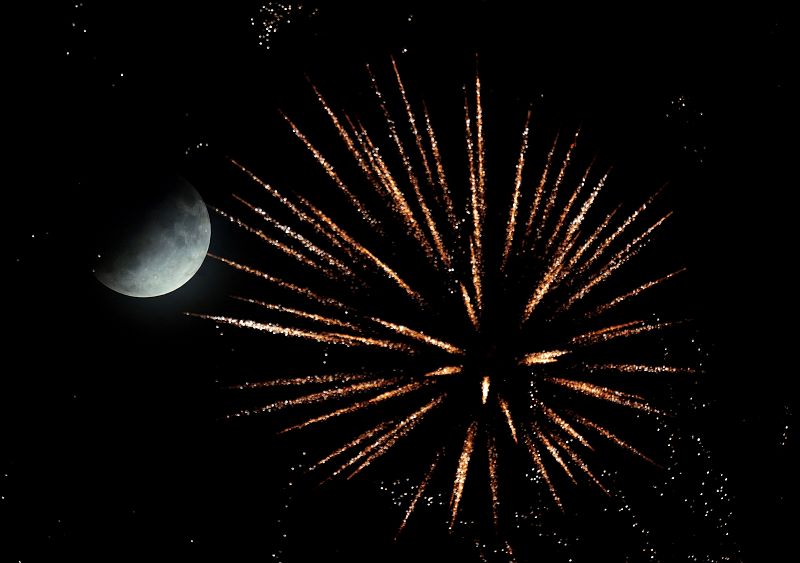 El eclipse parcial de luna, en imágenes