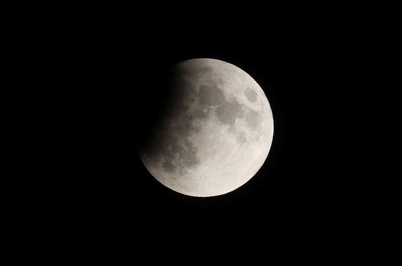 El eclipse parcial de luna, en imágenesch