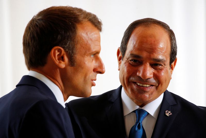 El presidente de Francia, Emmanuel Macron, con el presidente de Egipto, Abdel-Fattah al-Sissi
