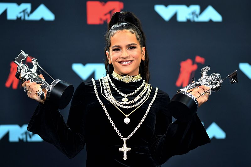 Rosalía logra el premio al mejor vídeo latino gracias a "Con altura"
