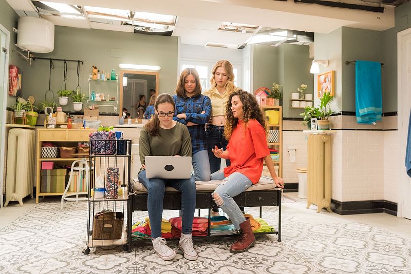 Moments del rodatge de la sèrie Bany compartit