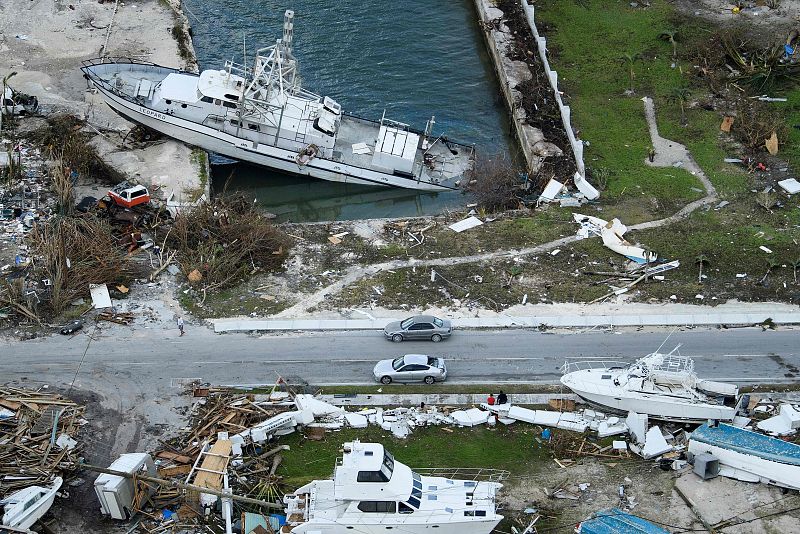 Otra vista aérea de la destrucción causada por el huracán Dorian en Marsh Harbour.