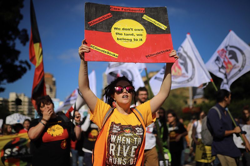 Una manifestante contra el cambio climático en Sídney