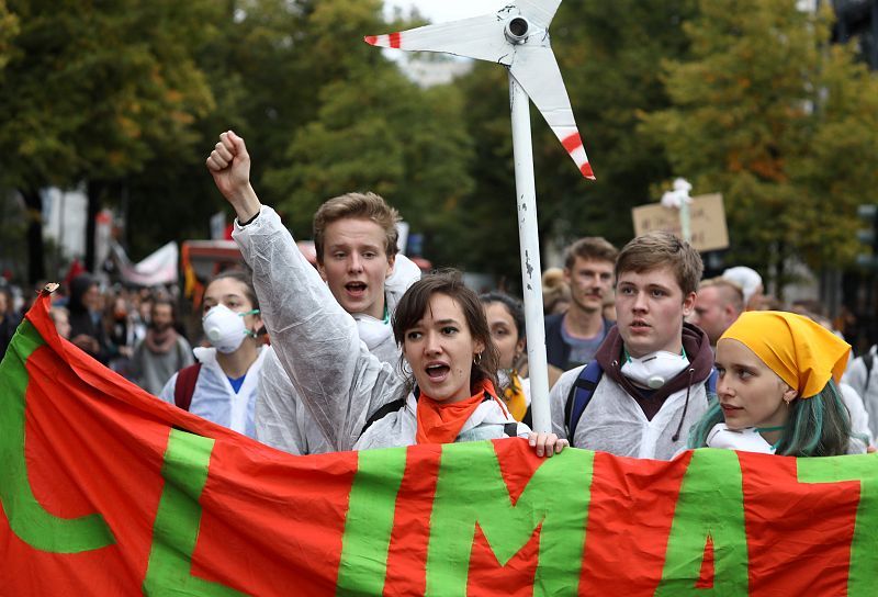Un grupo de estudiantes reclama al gobierno alemán acciones decididas contra el cambio climático