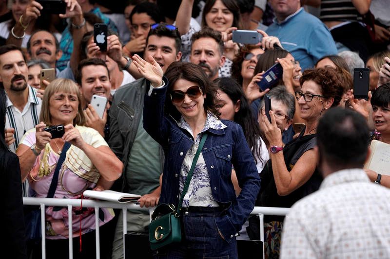 La actriz francesa Juliette Binoche llega al hotel María Cristina de San Sebastián